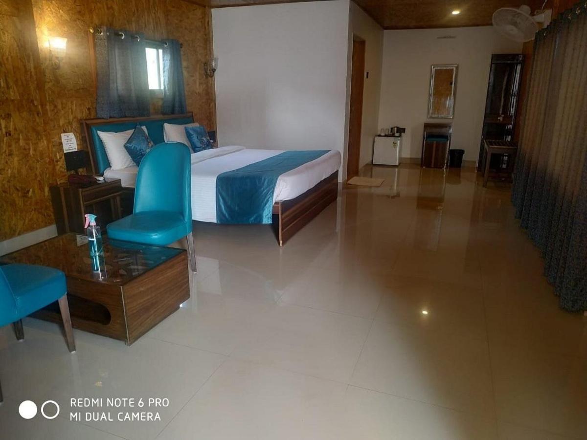 Whispering Woods Resort 罗纳瓦拉 外观 照片