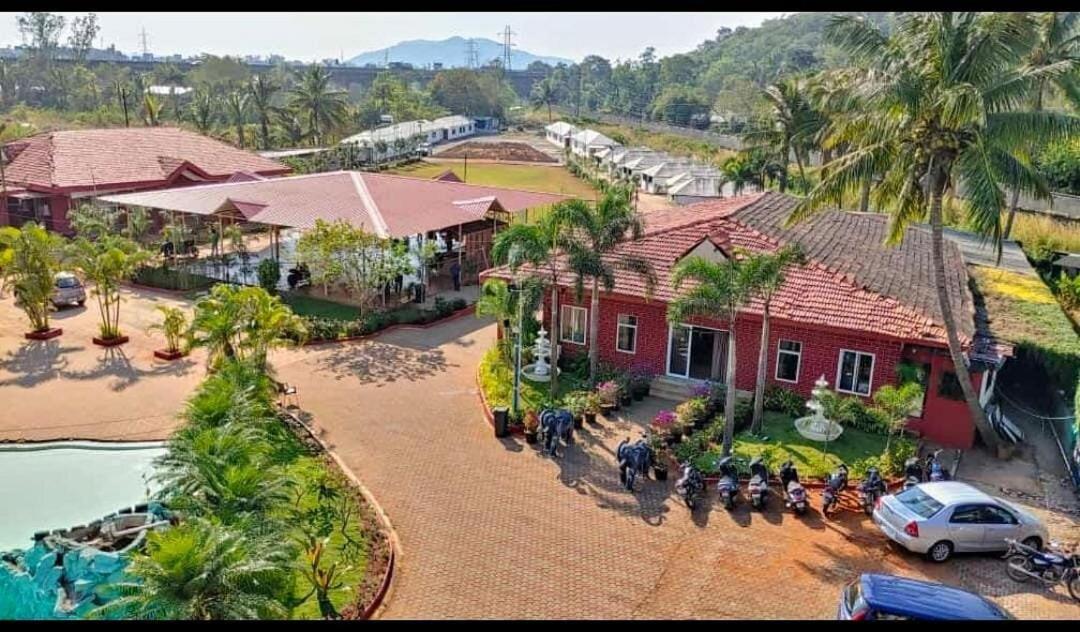 Whispering Woods Resort 罗纳瓦拉 外观 照片