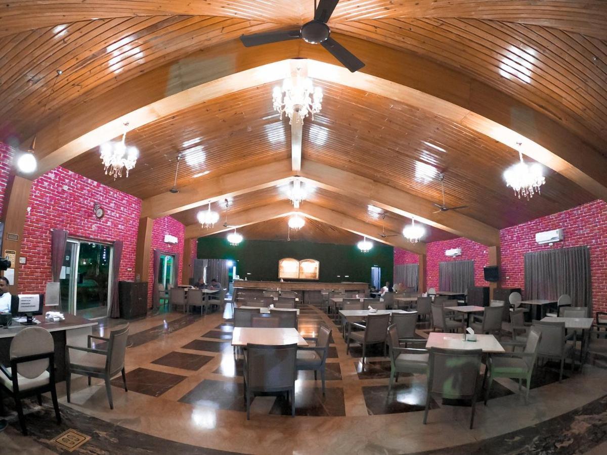 Whispering Woods Resort 罗纳瓦拉 外观 照片