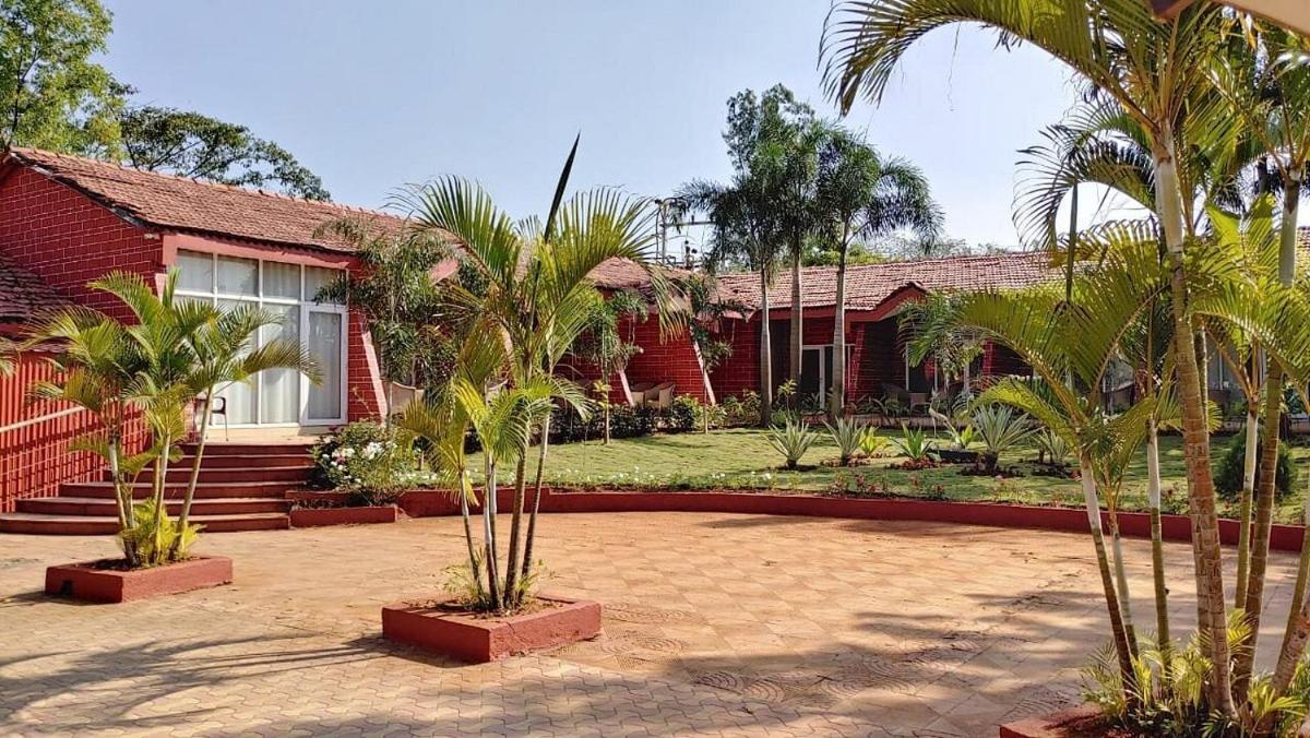 Whispering Woods Resort 罗纳瓦拉 外观 照片